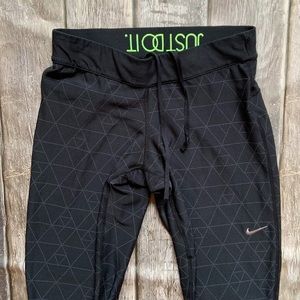 Nike Dri-Fit Women’s Capri Running Leggings